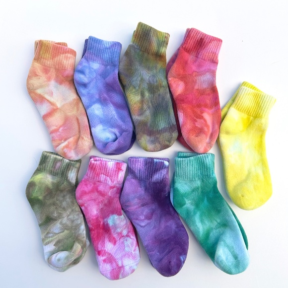 Kids Tie Dye Socks Red Coral Ice Dye Socks M 5-10 years Hand Dyed Sox Cherry Red - Picture 3 of 3